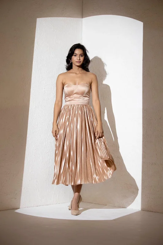 A movement - Metallic gold rose pleated padded dress